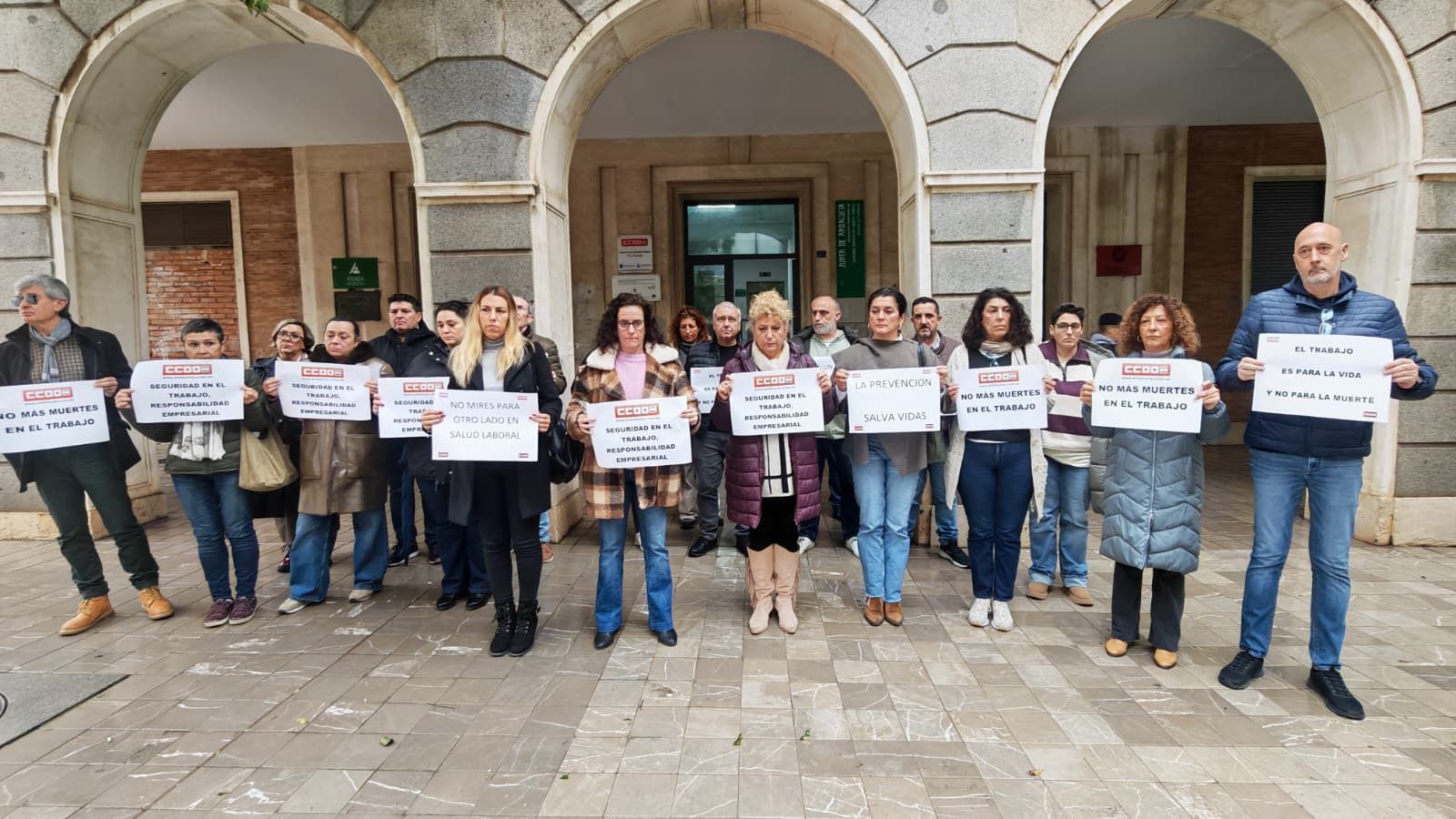 Minuto de silencio guardado este lunes en CCOO.