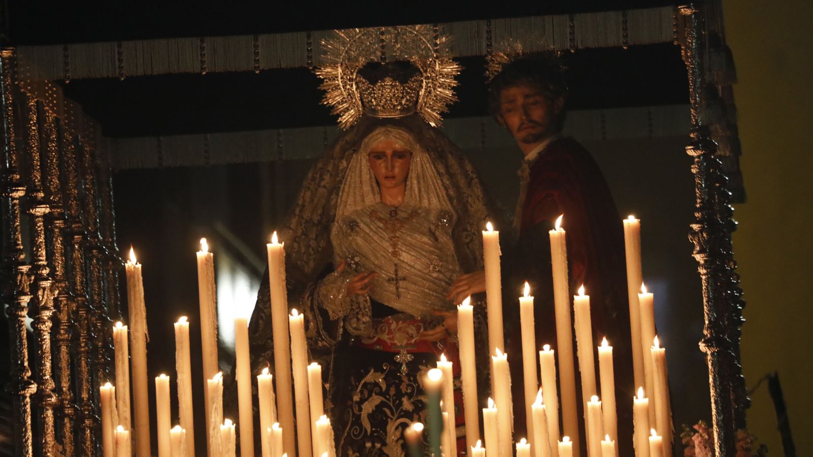 Fotos del Lunes Santo en La Línea: Cristo de la Esperanza y María Santísima de la Concepción (Silencio)