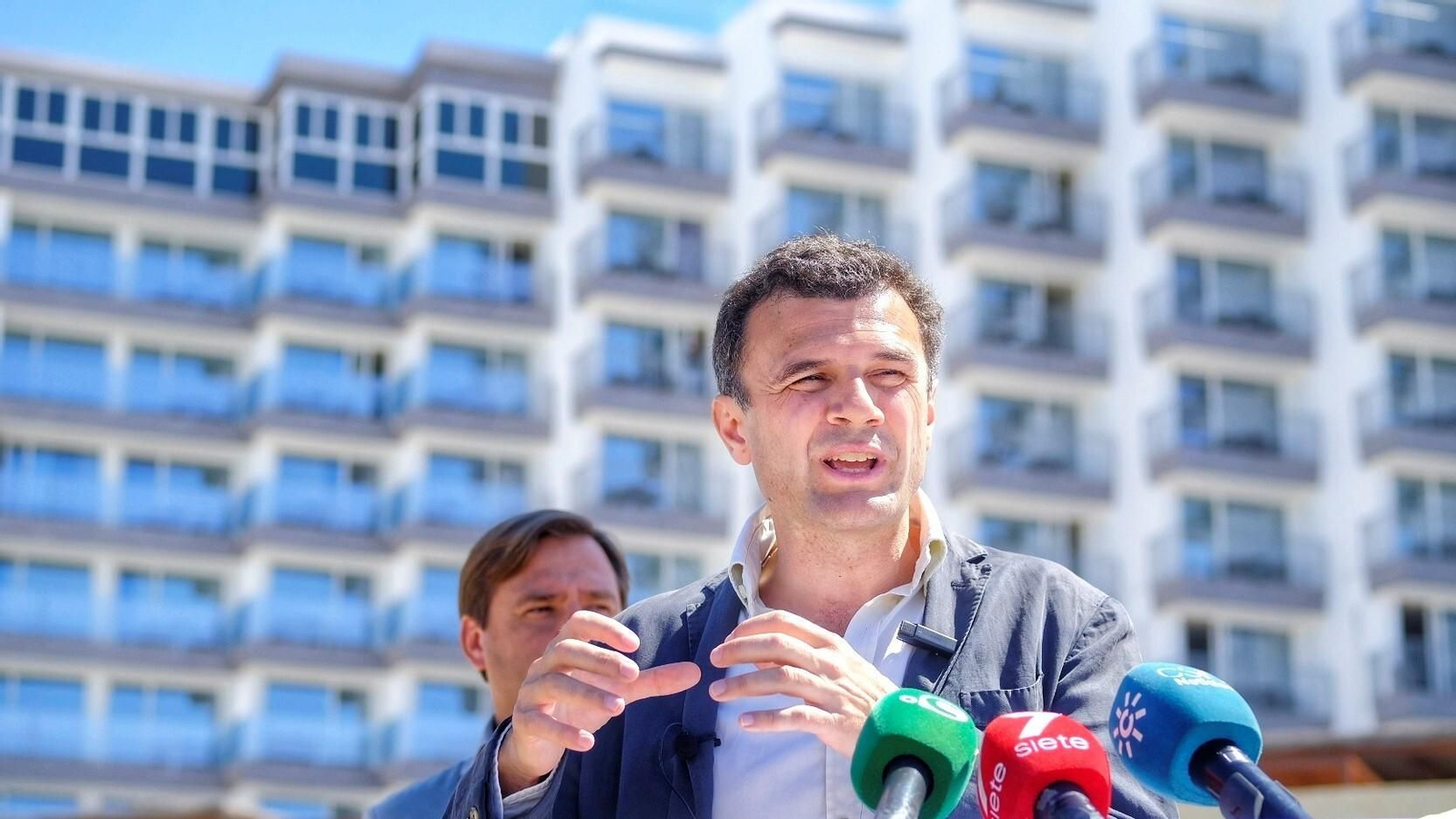 Bruno García en una de sus comparecencias ante los medios en esta campaña electoral. Bruno García en una de sus comparecencias ante los medios en esta campaña electoral.