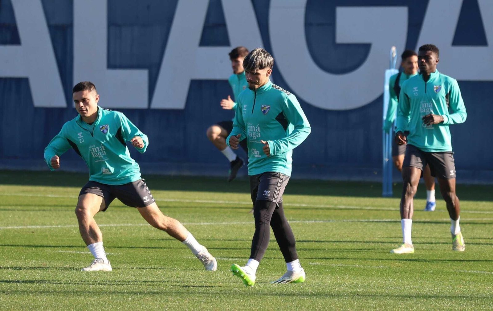 El Málaga CF regresa del parón con risas y una alegría