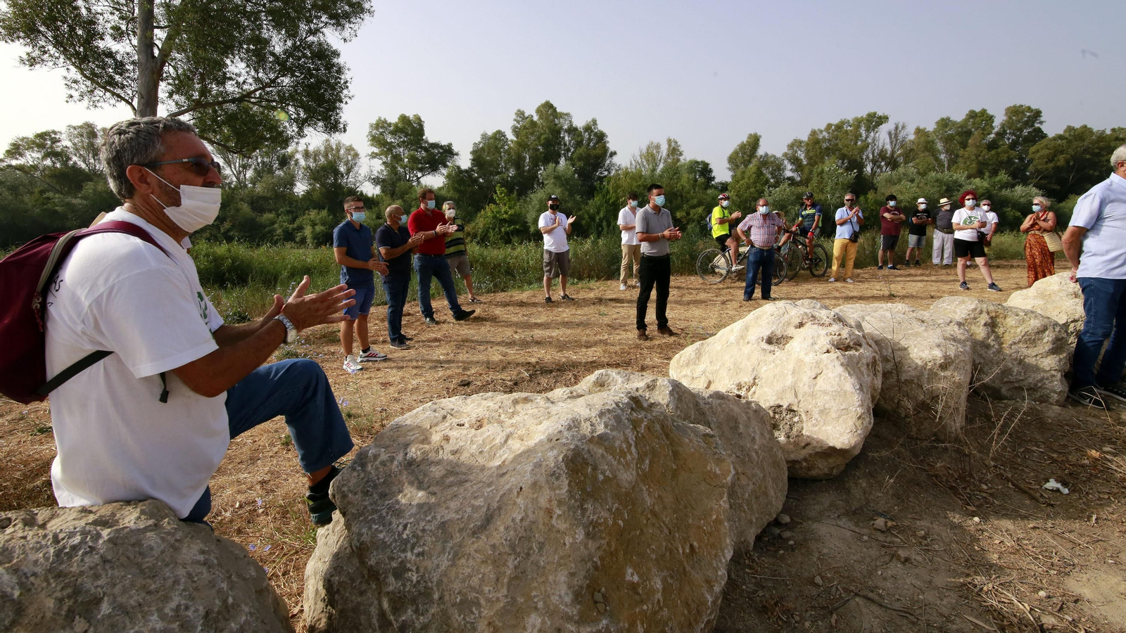Un instante de la concentración celebrada este viernes en La Corta para protestar contra la decisión de la Junta.