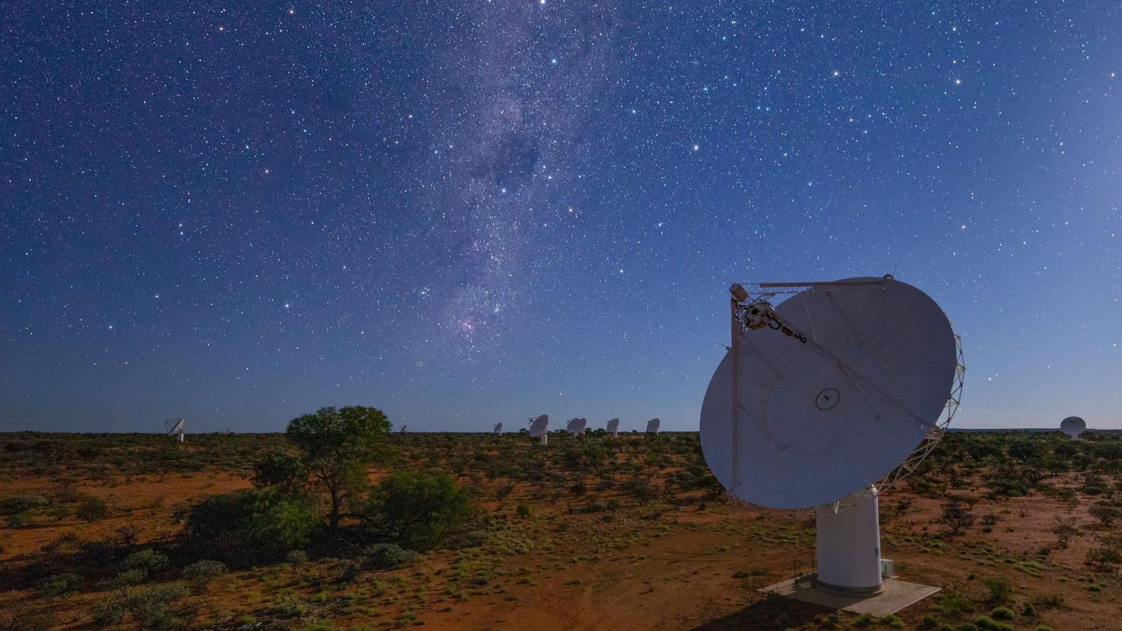 El radiotelescopio ASKAP del CSIRO en Wajarri Yamaji en Australia.