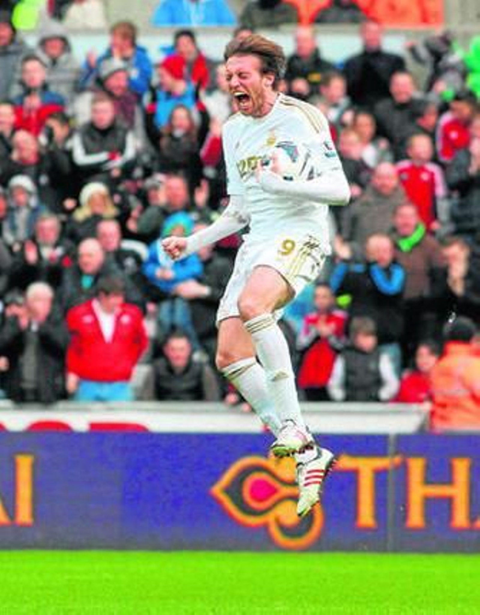 Michu celebra un tanto anotado frente al Tottenham.