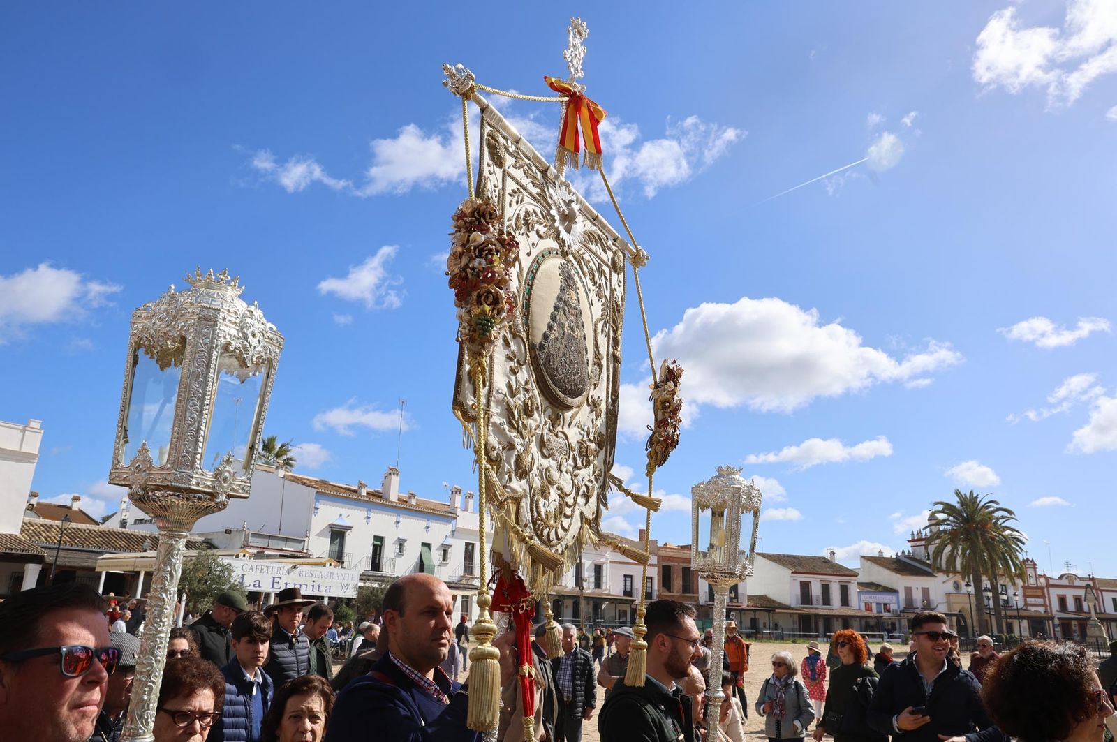 Imágenes de la peregrinación de la Hdad del Rocío de Bollullos par del Condado