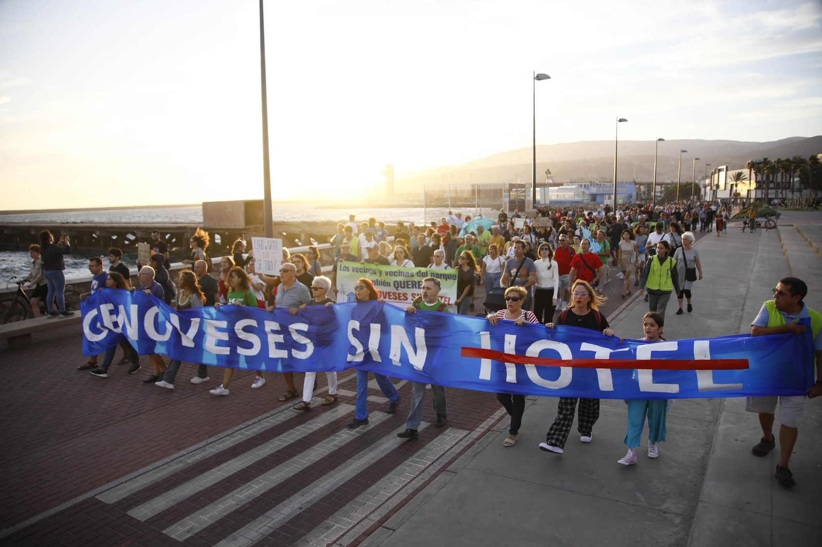 La manifestación "Genoveses sin hotel", en imágenes