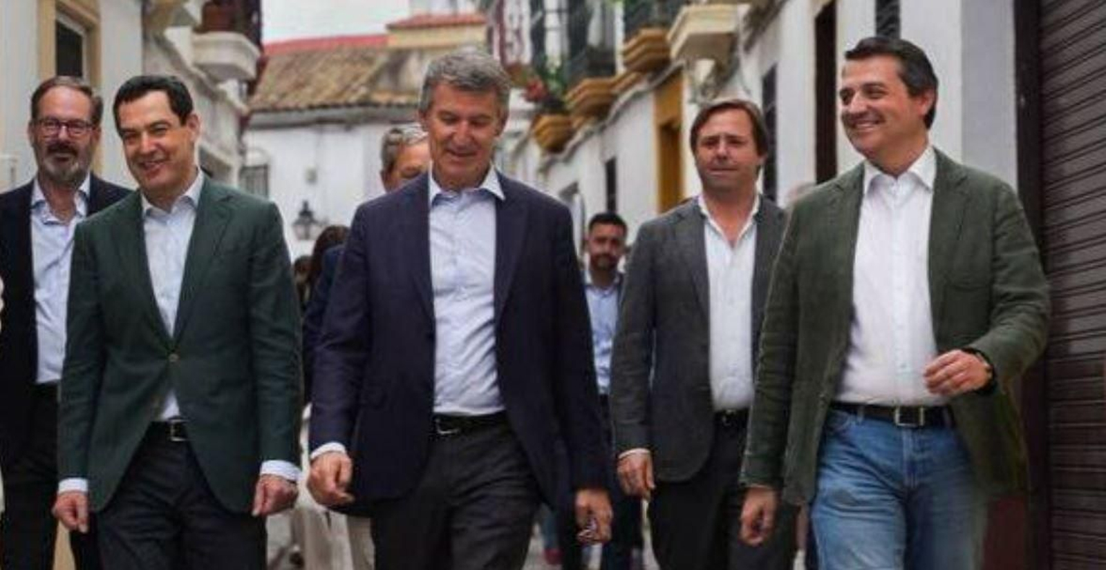 José María Bellido, con Núñez Feijóo y Juanma Moreno.