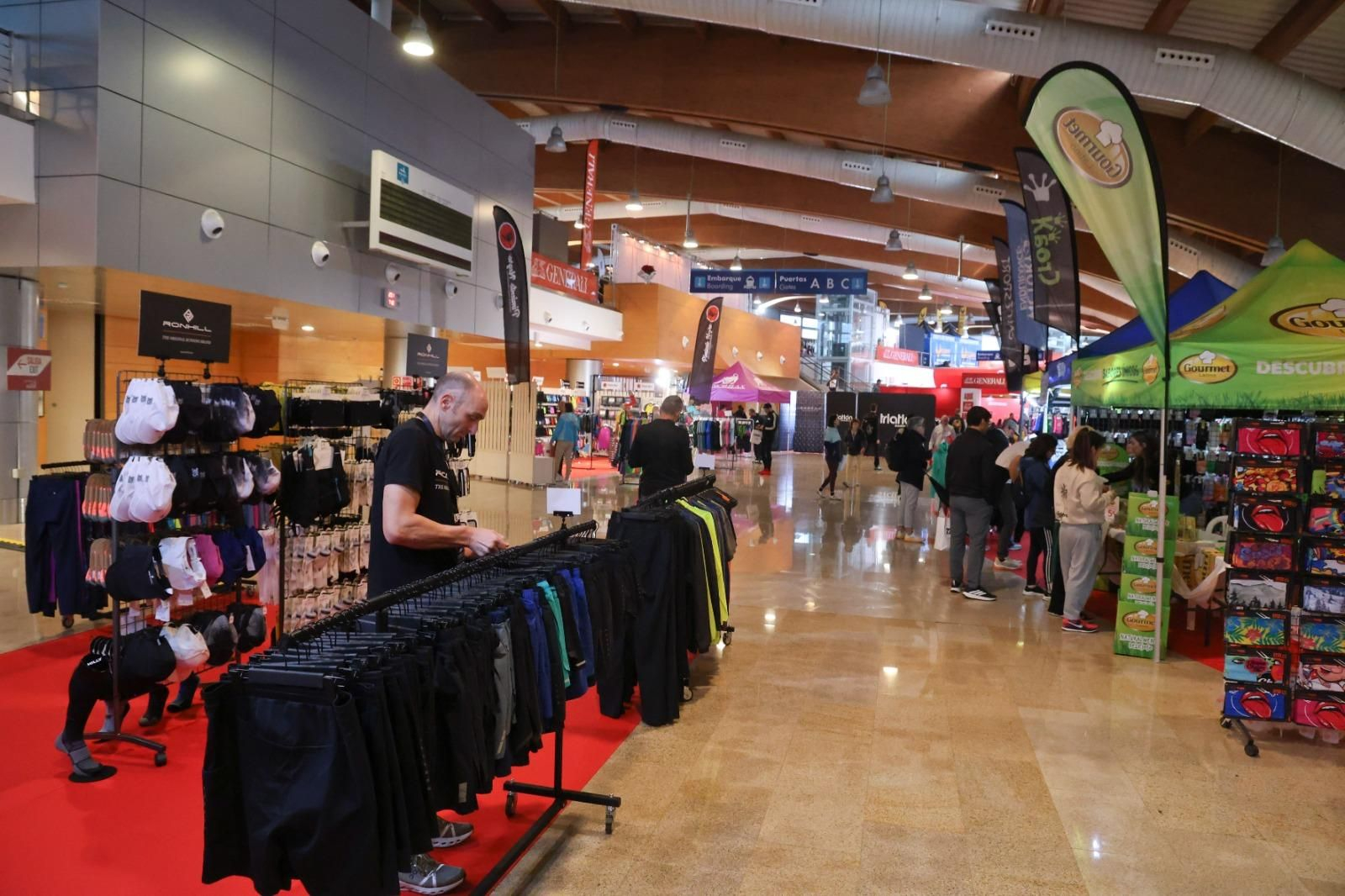 La Feria del corredor del Maratón de Málaga 2025, en imágenes