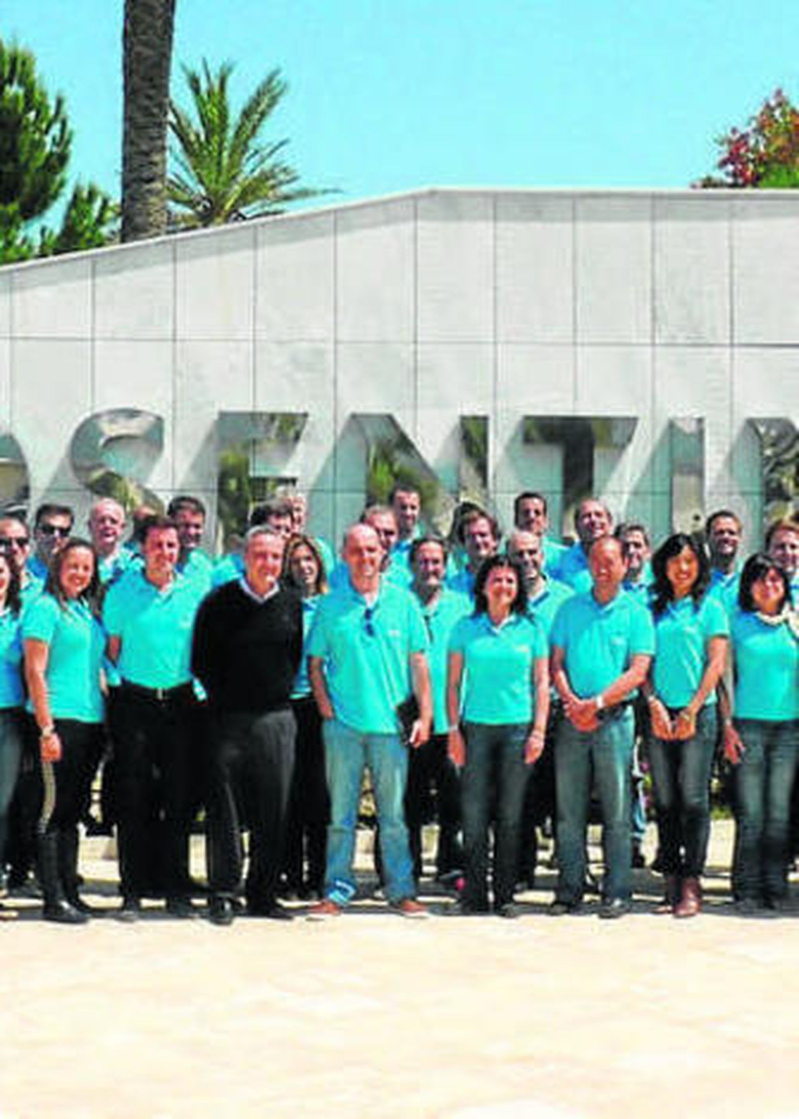 Distribuidores con el presidente.