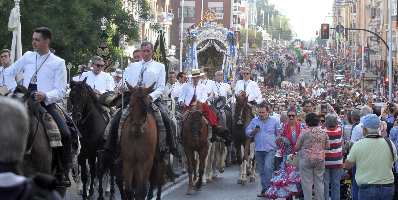 Imágenes de la salida de la Hermandad de Huelva