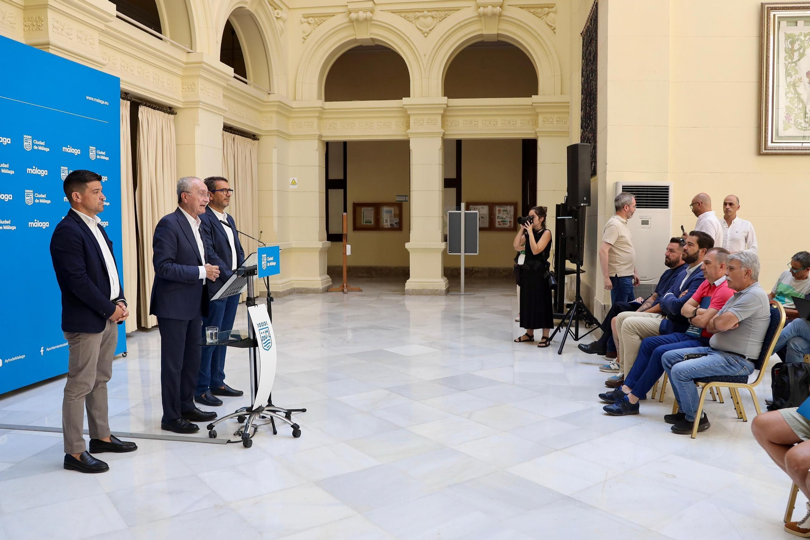 Mundial 2030 en Málaga: La reunión en el Ayuntamiento, en fotos