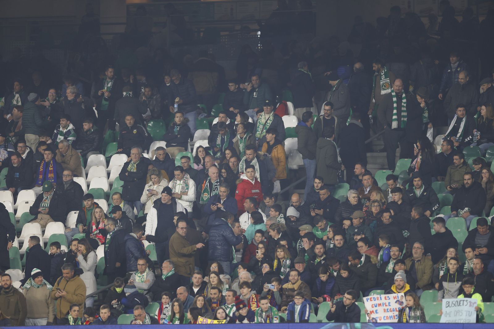 Búscate en las fotos del Betis-Barcelona