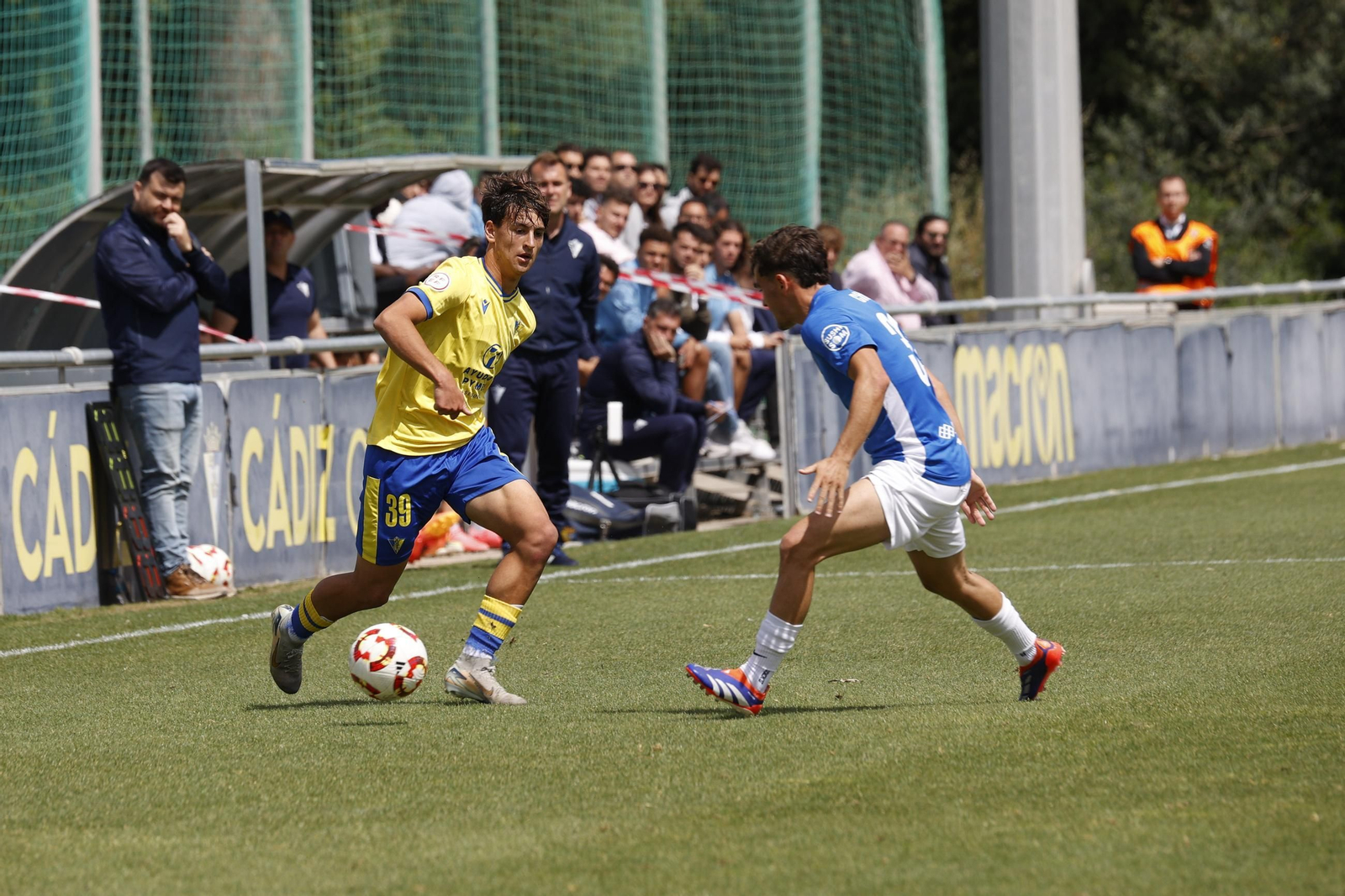 Las imágenes del partido entre el Cádiz Mirandilla y el San Fernando