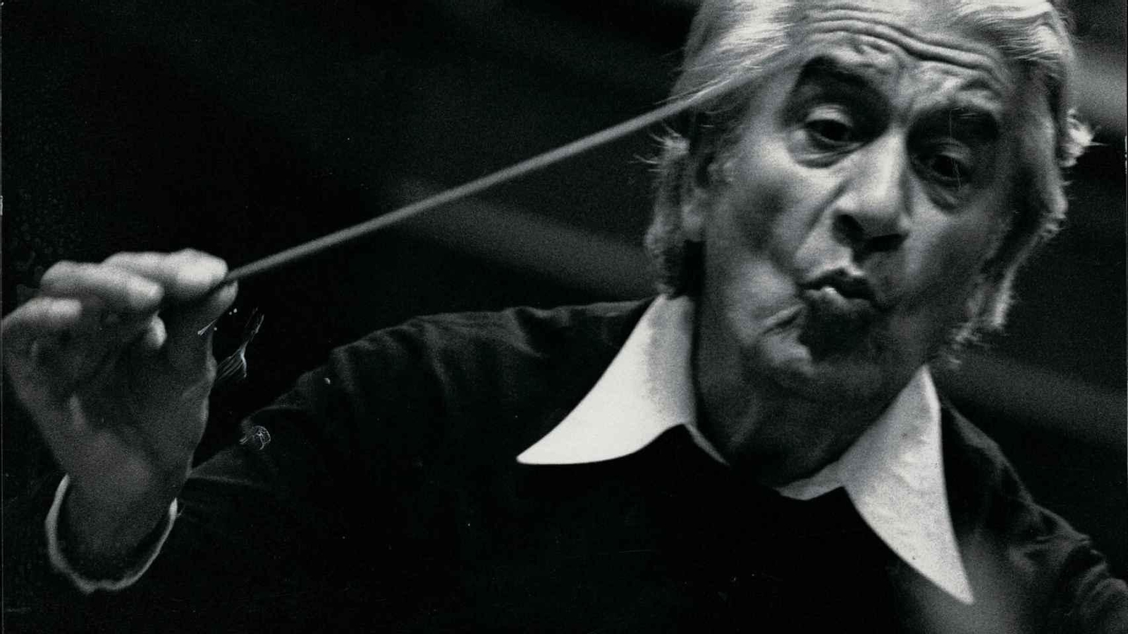 El director rumano Sergiu Celibidache (1912-1996) es el más ampliamente tratado del libro.