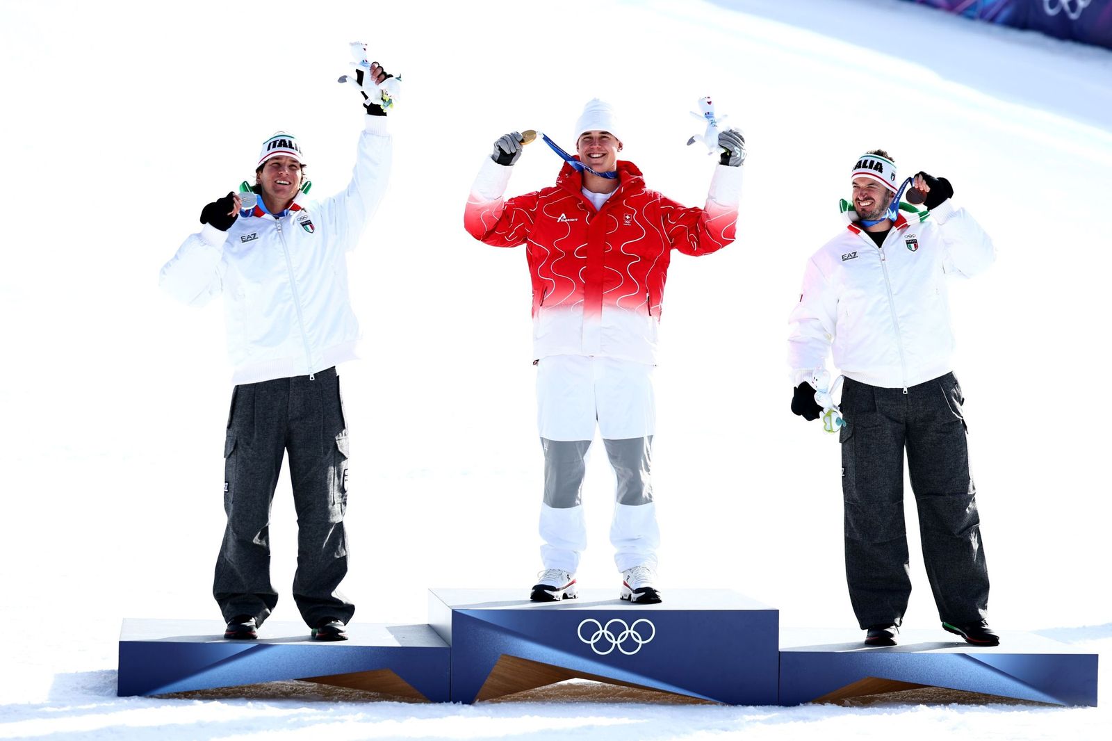 El podio del descenso masculino en los Juegos Olímpicos de 2026.