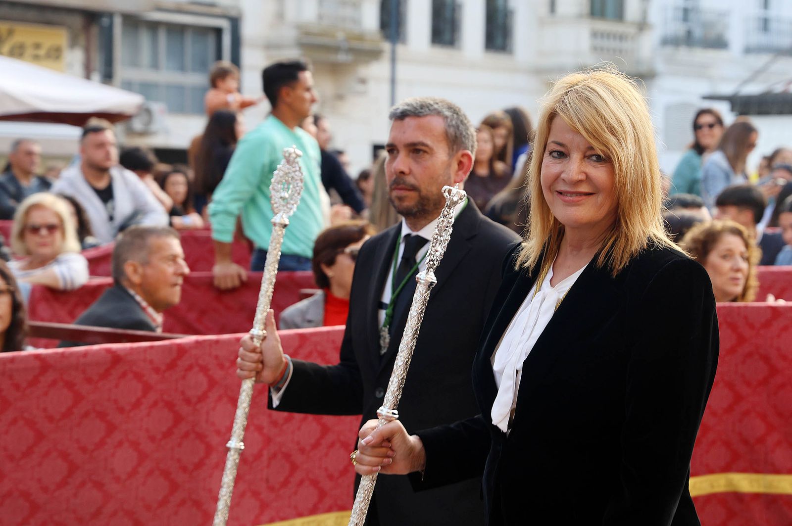 Sábado de Pasión: Imágenes de la procesión del Cristo de la Vera+Cruz portado por el Grupo de Caballería Ligero Acorazado 'Reyes Católicos' II de la Legión de Ronda