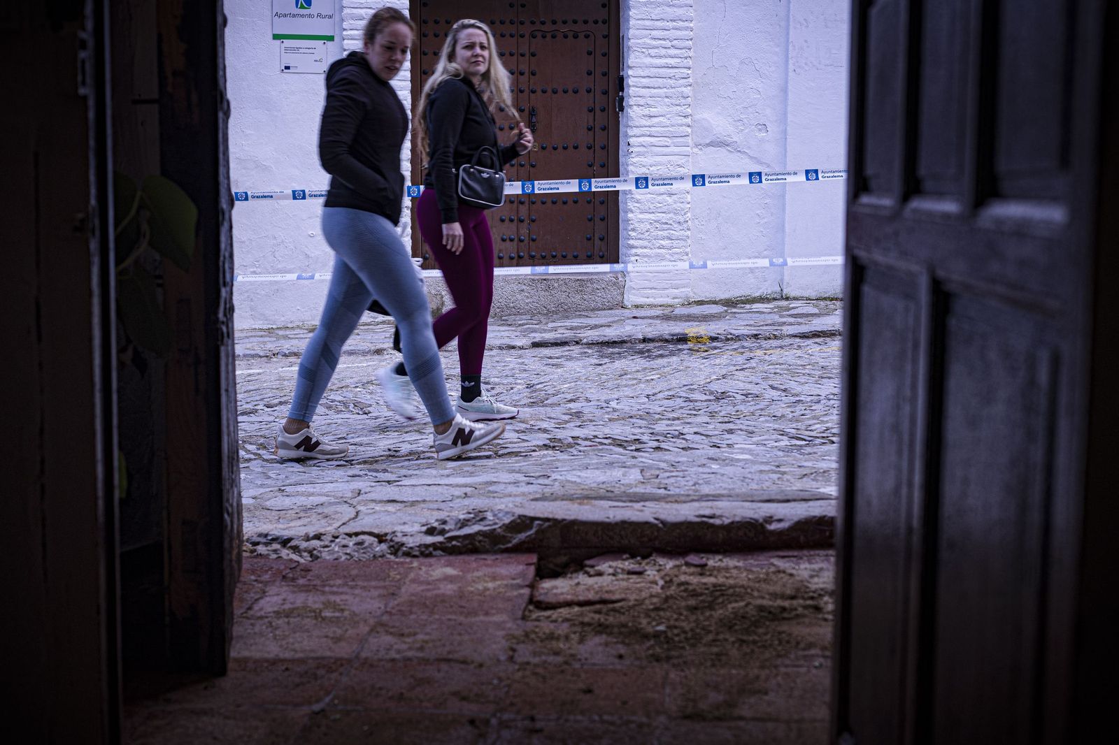 Las imágenes del retorno de los vecinos de Grazalema a sus casas después de once días desalojados