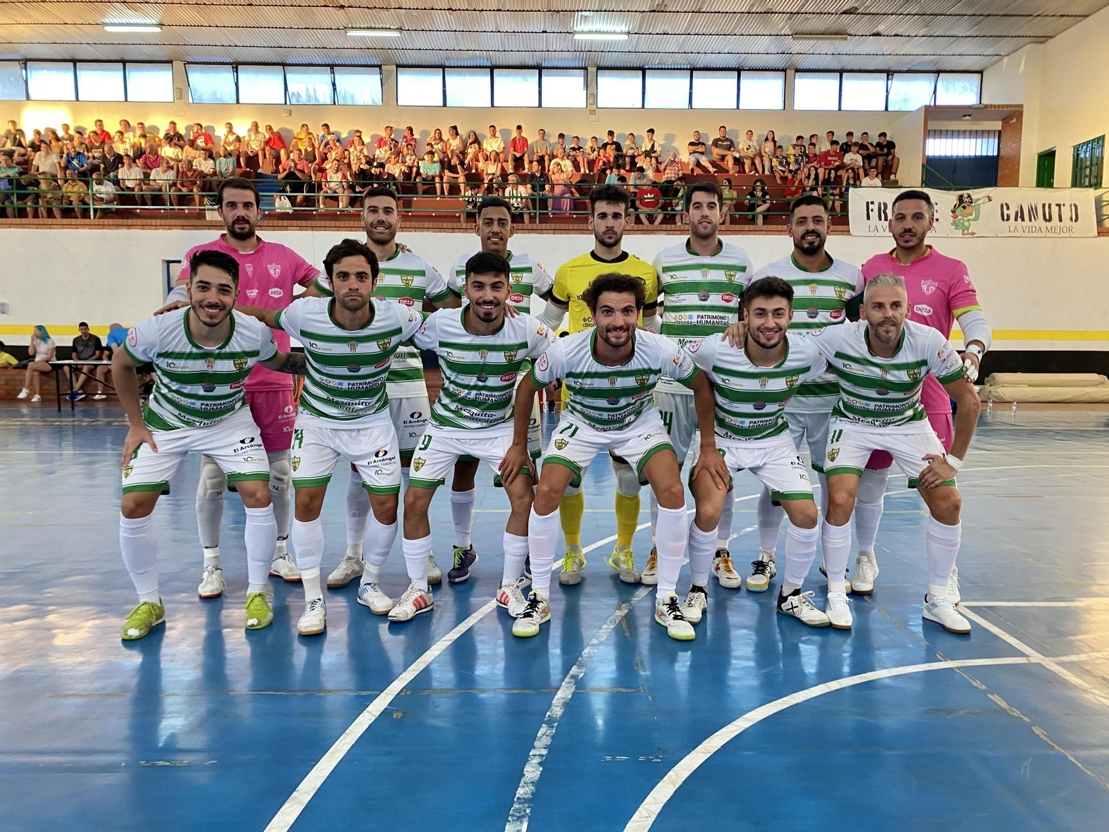 Plantilla del Córdoba Futsal ante el Peñarroya.