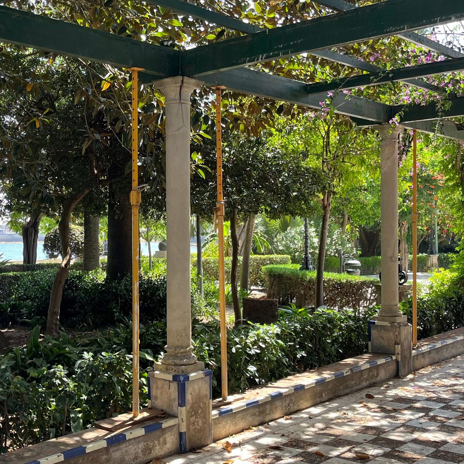 La Alameda apuntalada