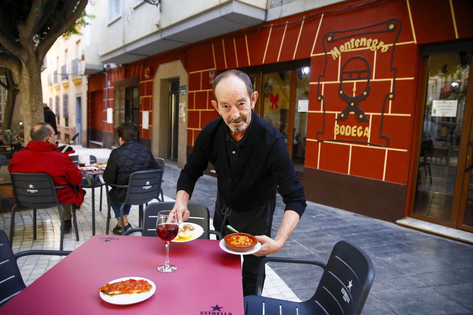 Bodegas y tabernas castizas de Almería, en imágenes