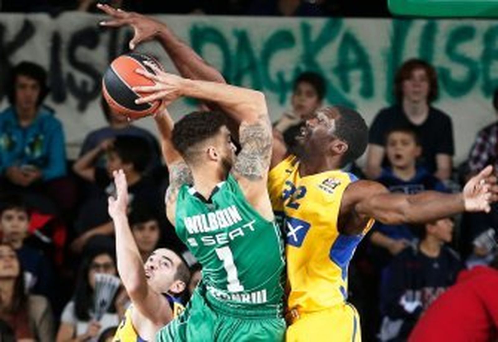 El Unicaja ficha a Brooks y a Mbakwe