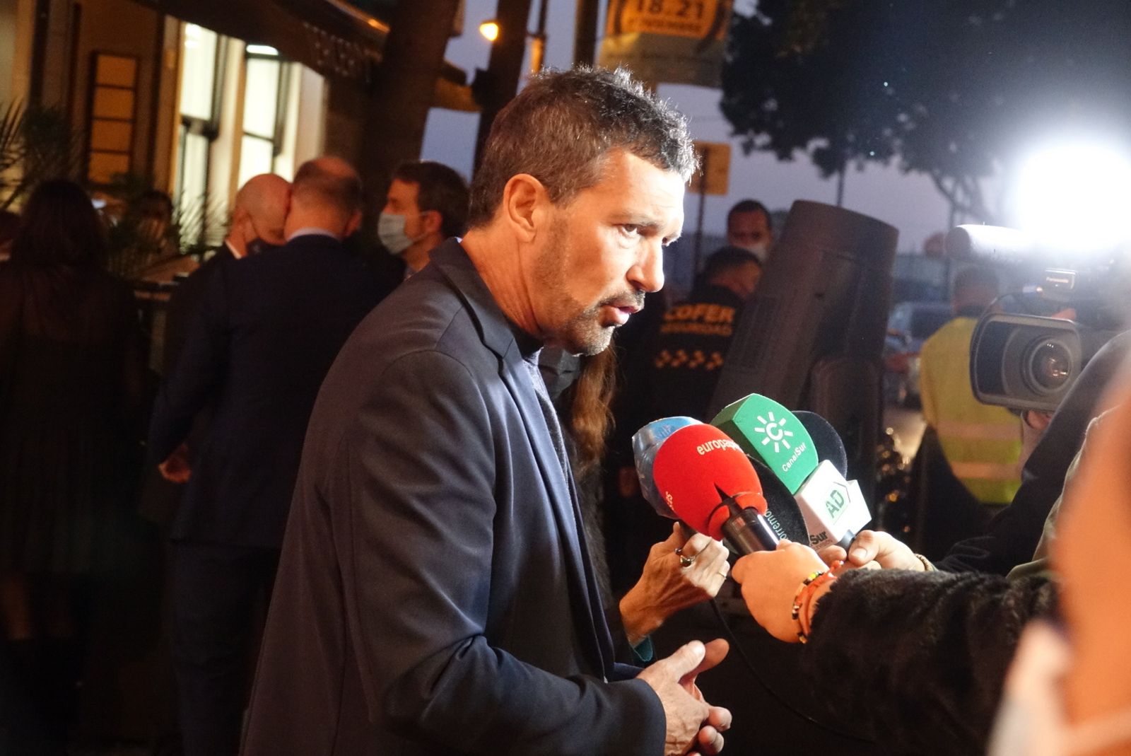 Las fotos de la alfombra roja por el estreno de 'Company' con Banderas en el Teatro del Soho