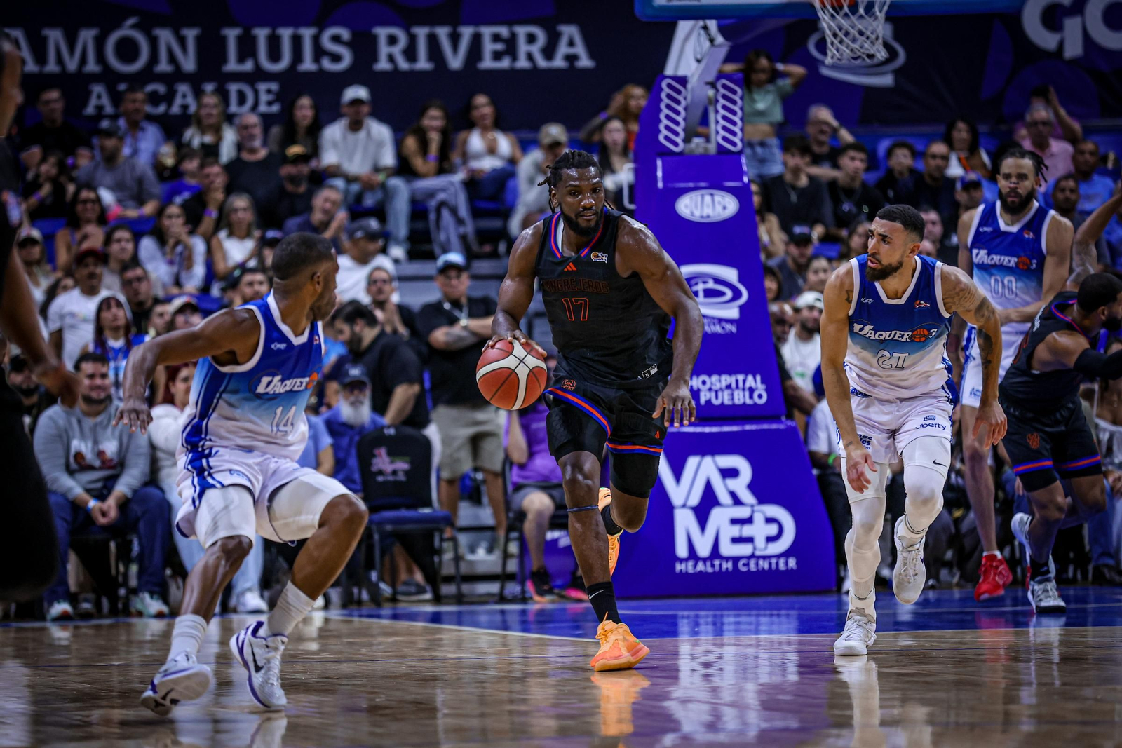 Show de Chris Duarte: 33 puntos y su equipo, a una victoria de la final