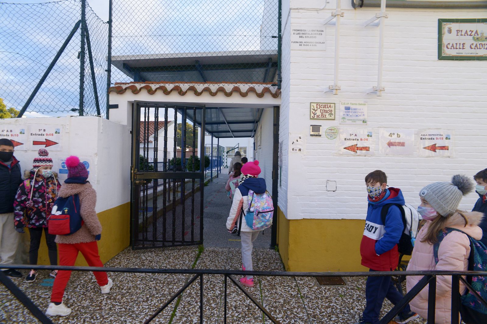Primer día de colegio y  de alerta de grado 4 en Castellar