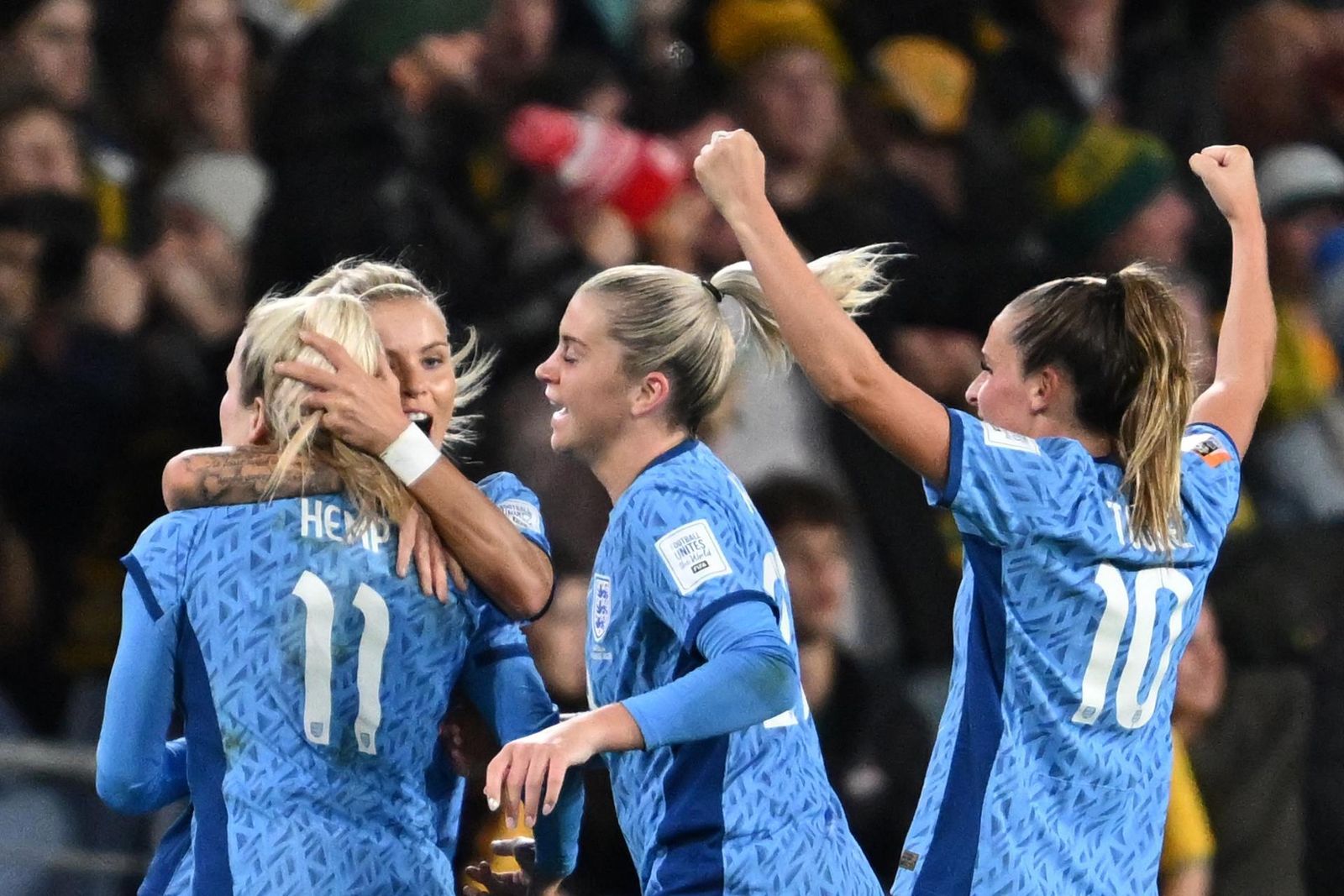 Las jugadoras inglesas celebran uno de los goles contra Australia.
