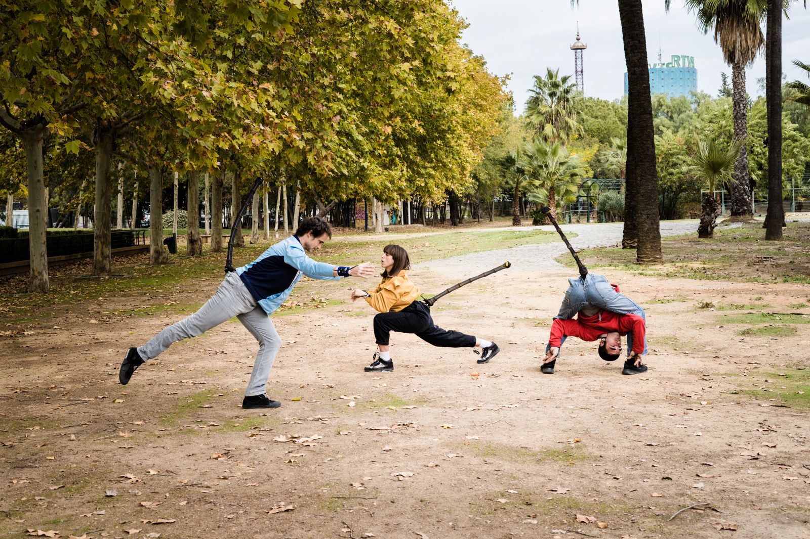 Un momento del ensayo al aire libre de 'Cola collective'.