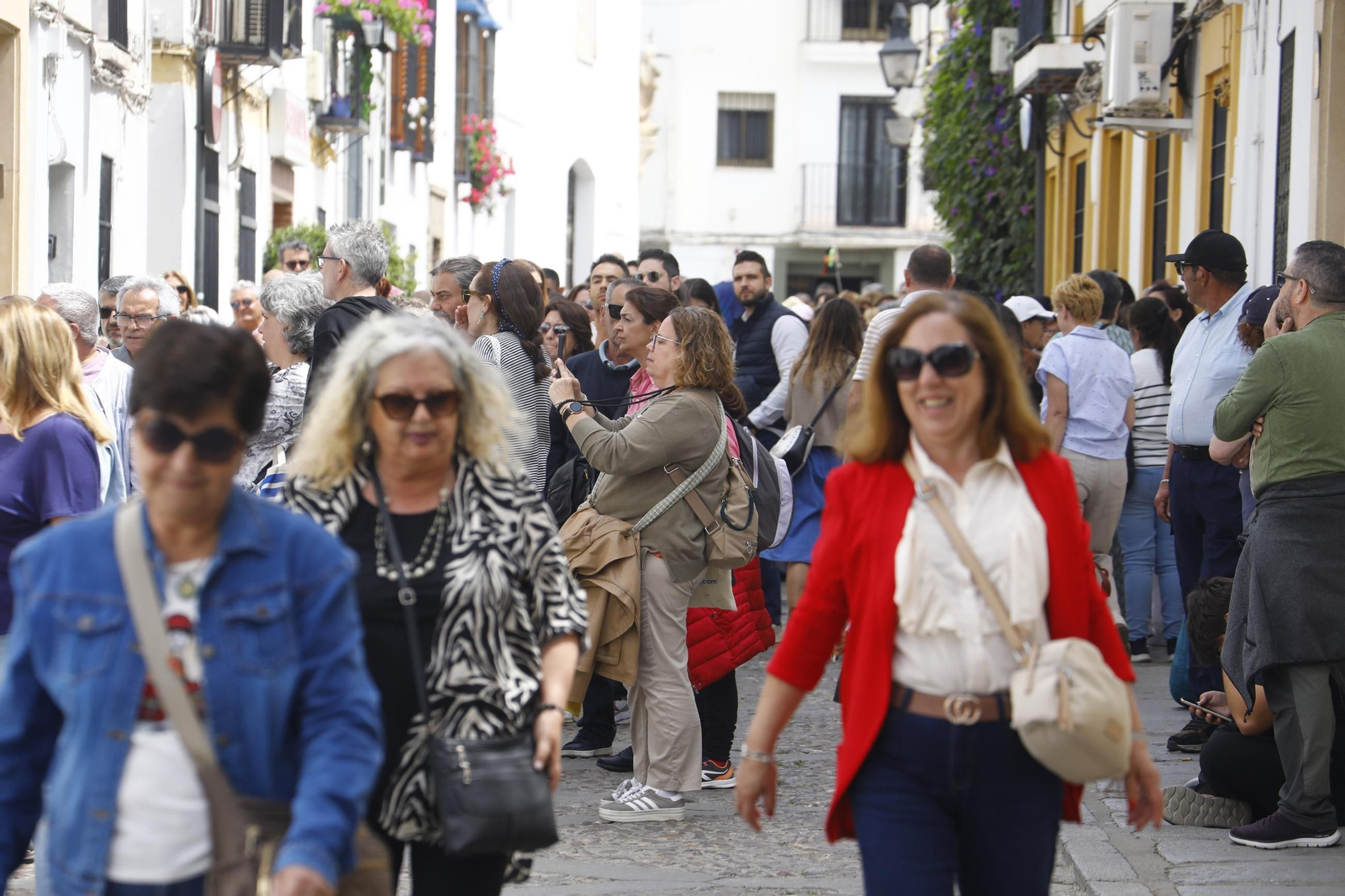 Colas e ilusión en el primer sábado de los Patios de Córdoba, en imágenes