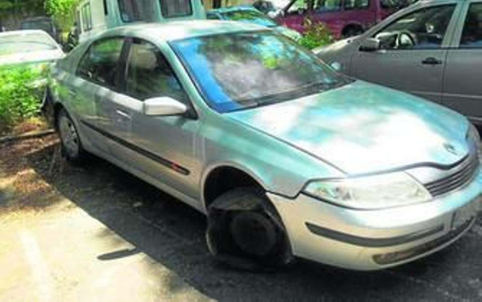 El coche que protagonizó la persecución desde el Paseo de las Delicias hasta unos trigales de Dos Hermanas.