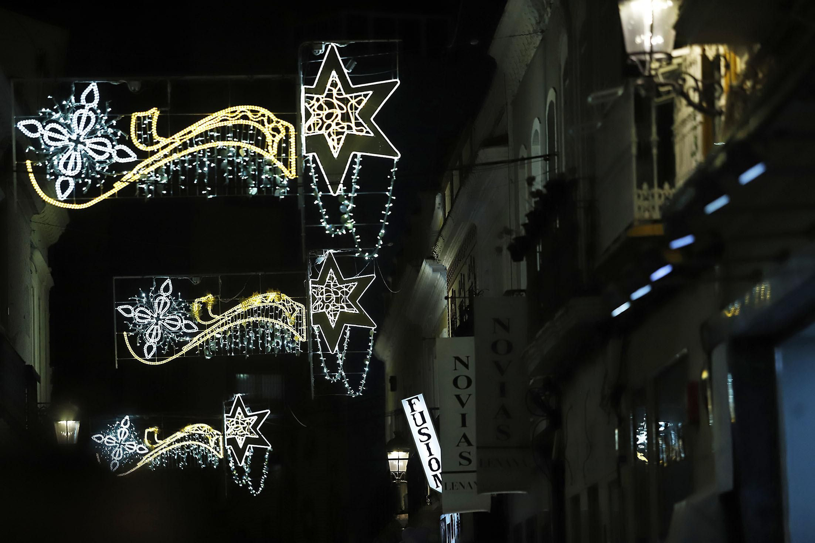 Imágenes del alumbrado navideño en las calles de Huelva