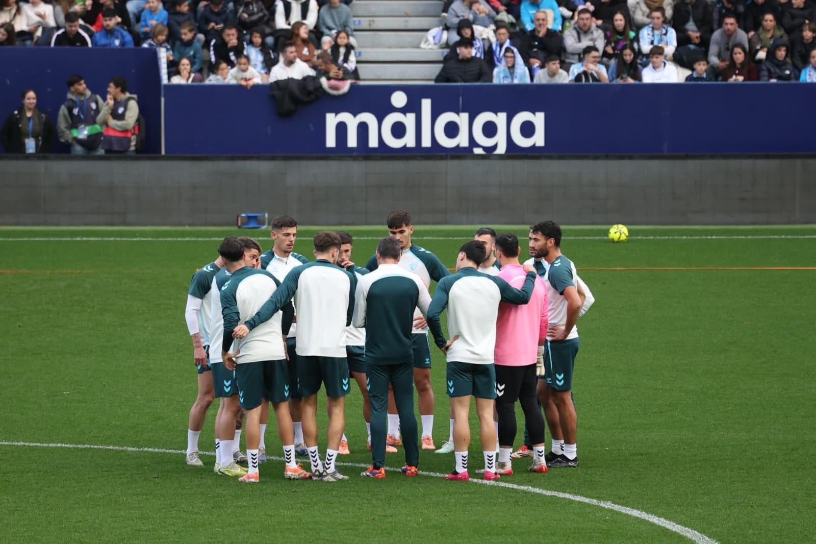 Búscate en las fotos del entrenamiento del Málaga CF en La Rosaleda