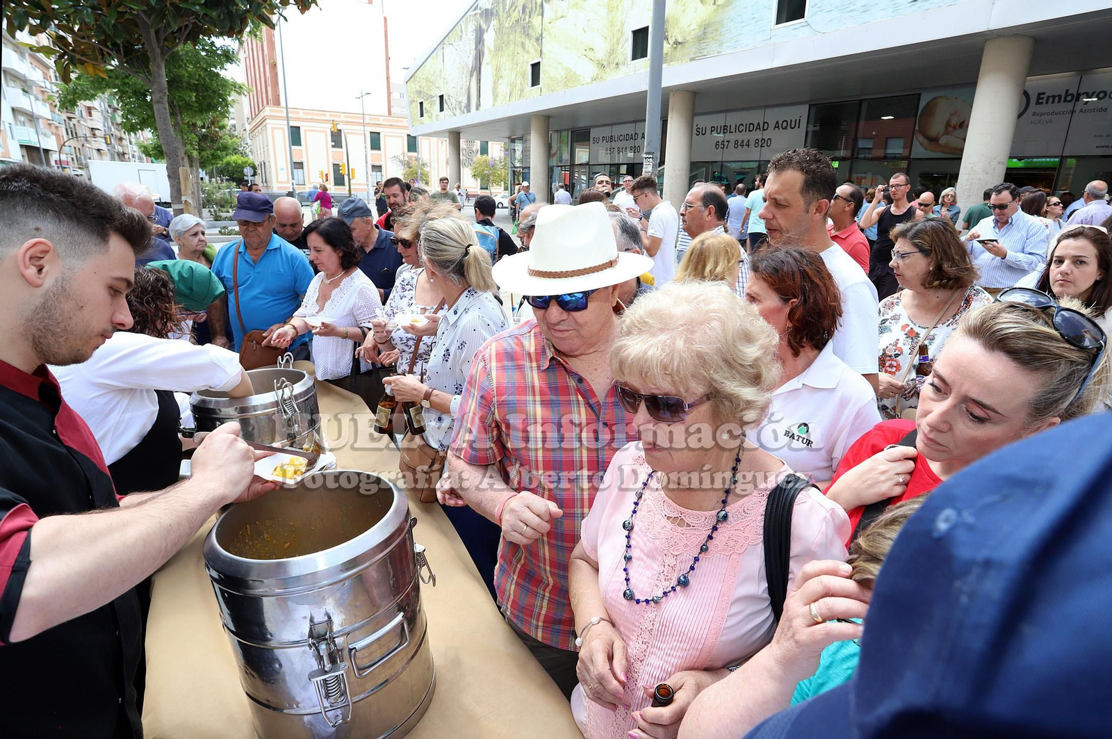 Imágenes del Ronqueo del Atún en el mercado de Huelva