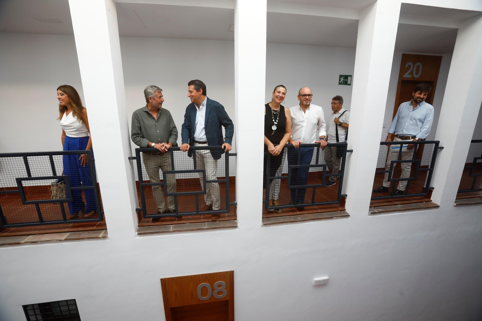 La entrega de las viviendas de la calle Don Rodrigo de Córdoba a 23 personas mayores, en imágenes