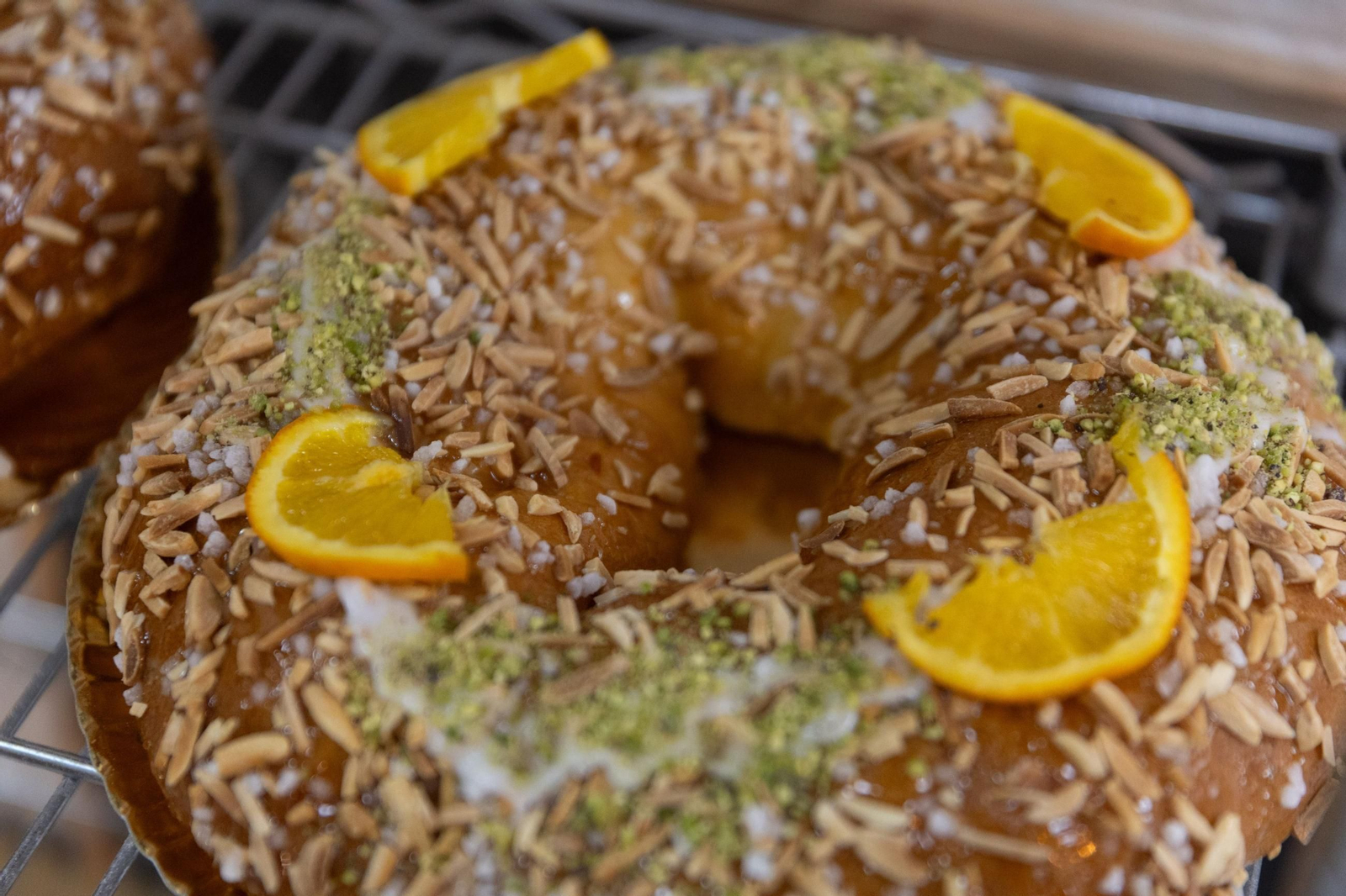 Imagen de archivo de un roscón de Reyes tradicional.