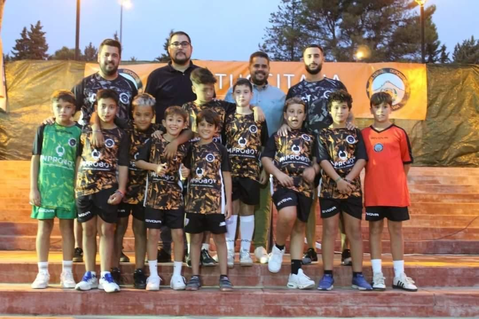 La familia naranja del Tuccitana Cultural Deportiva, en imágenes