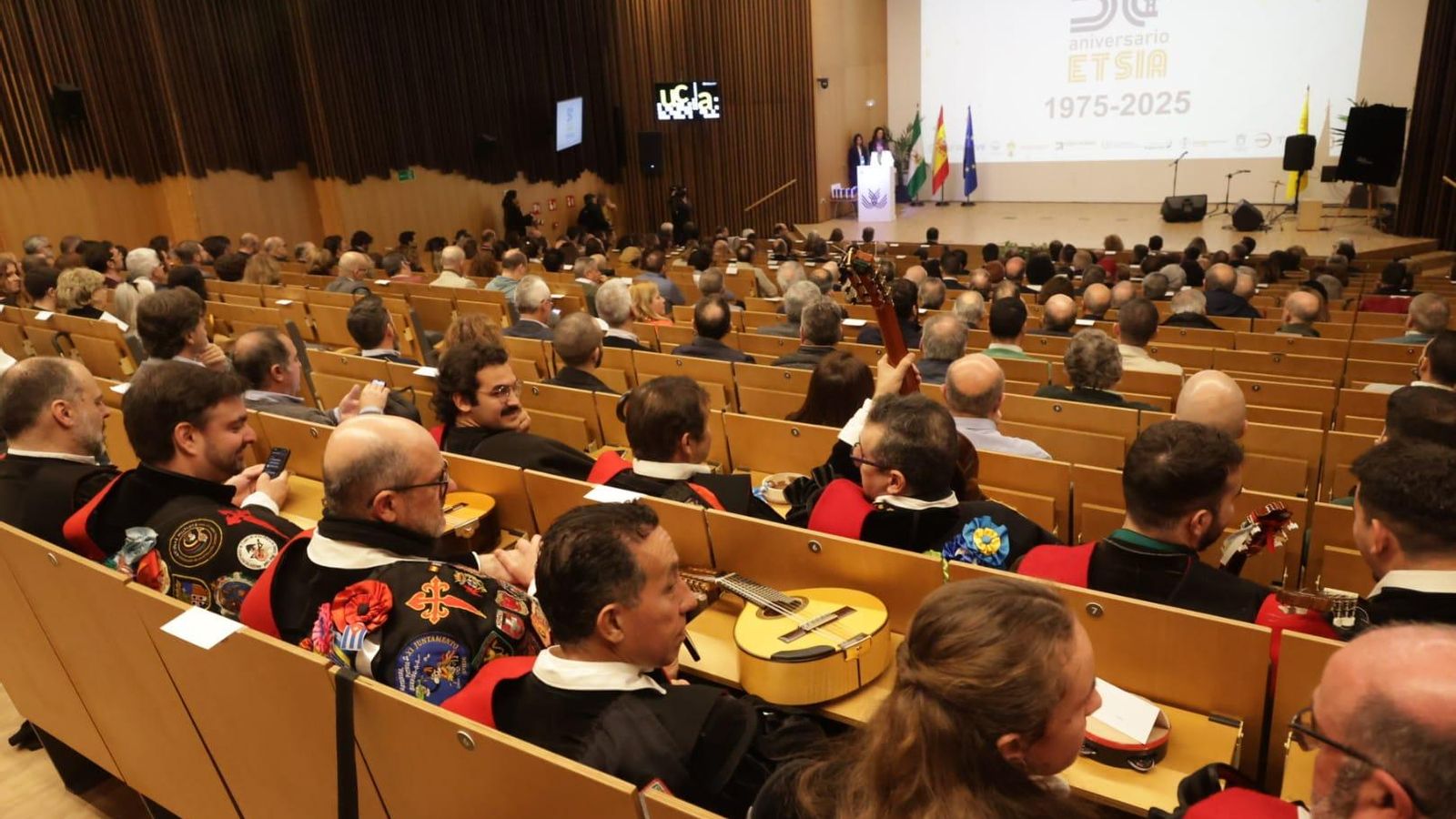 Un momento del cumpleaños.