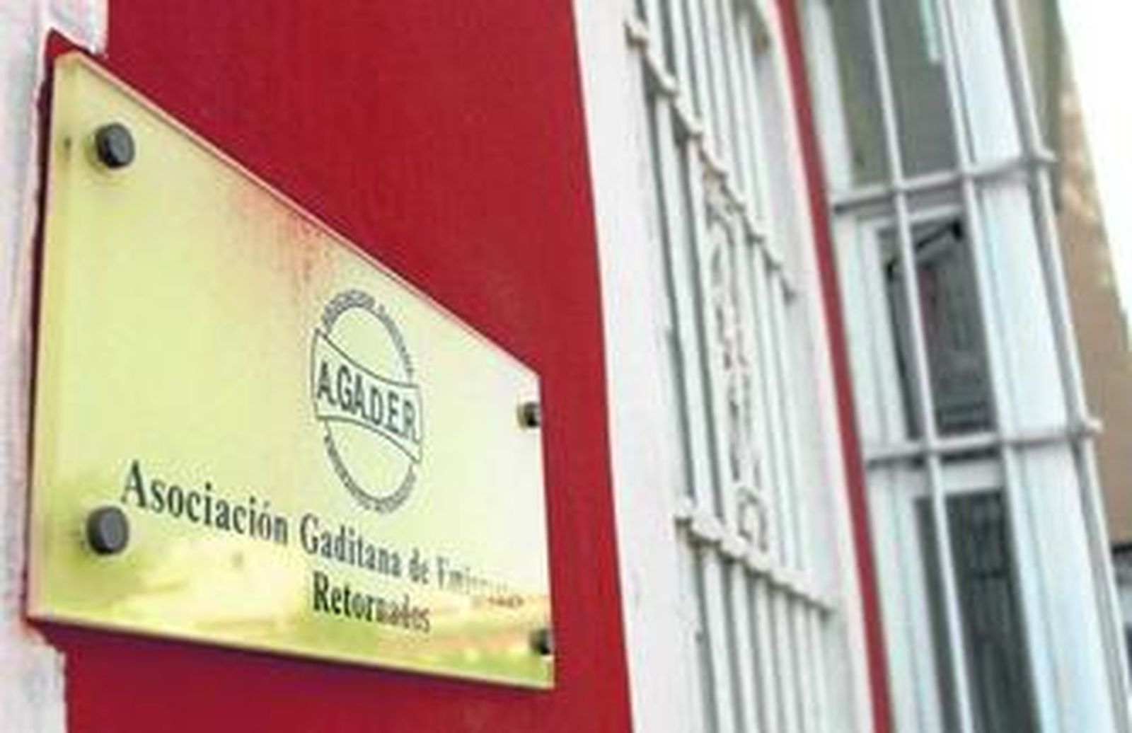 Fachada del local de la Asociación Gaditana de Emigrantes Retornados, cuya sede se ubica en San Fernando.