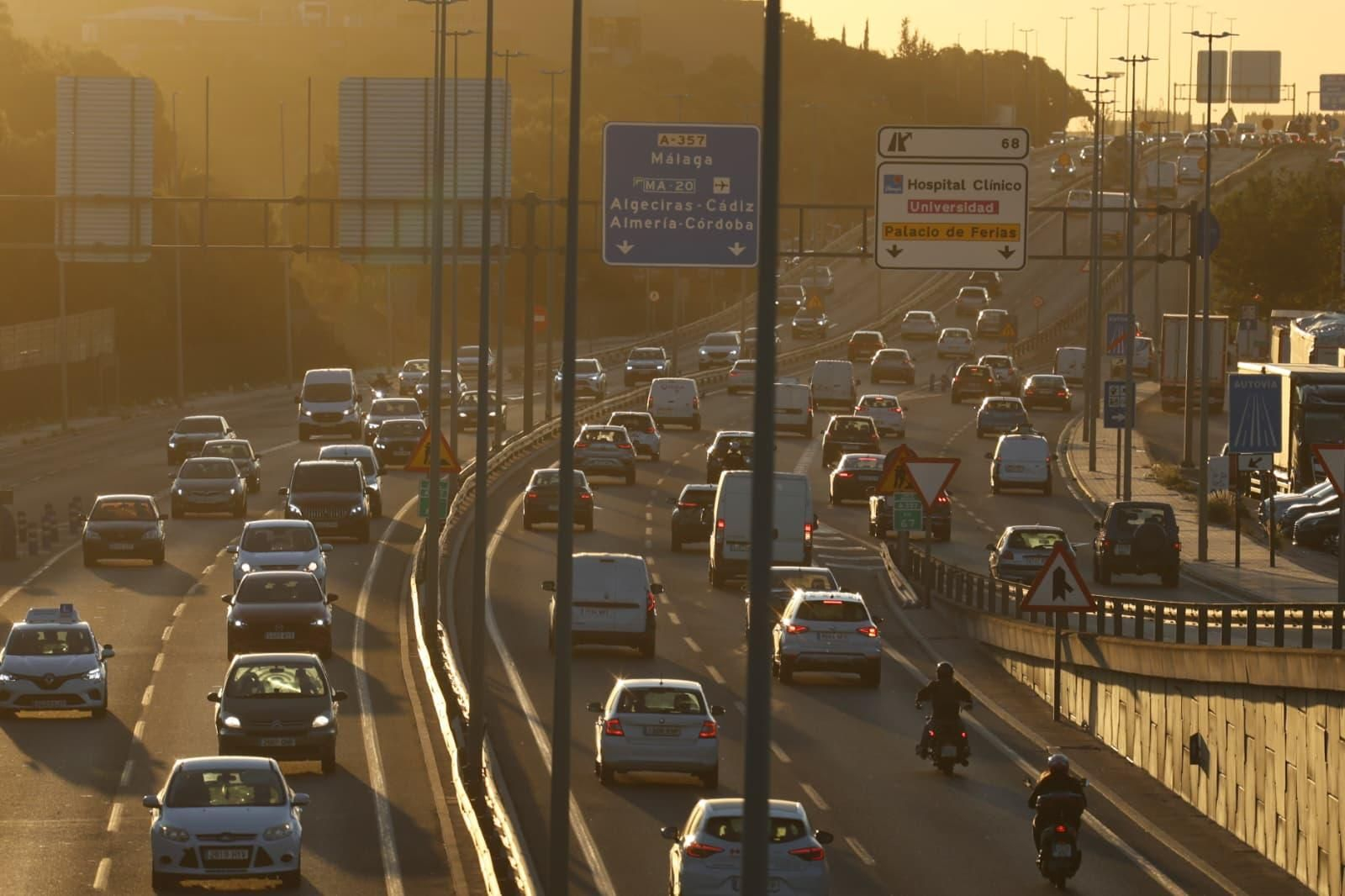 Tráfico en la capital este miércoles por la mañana.