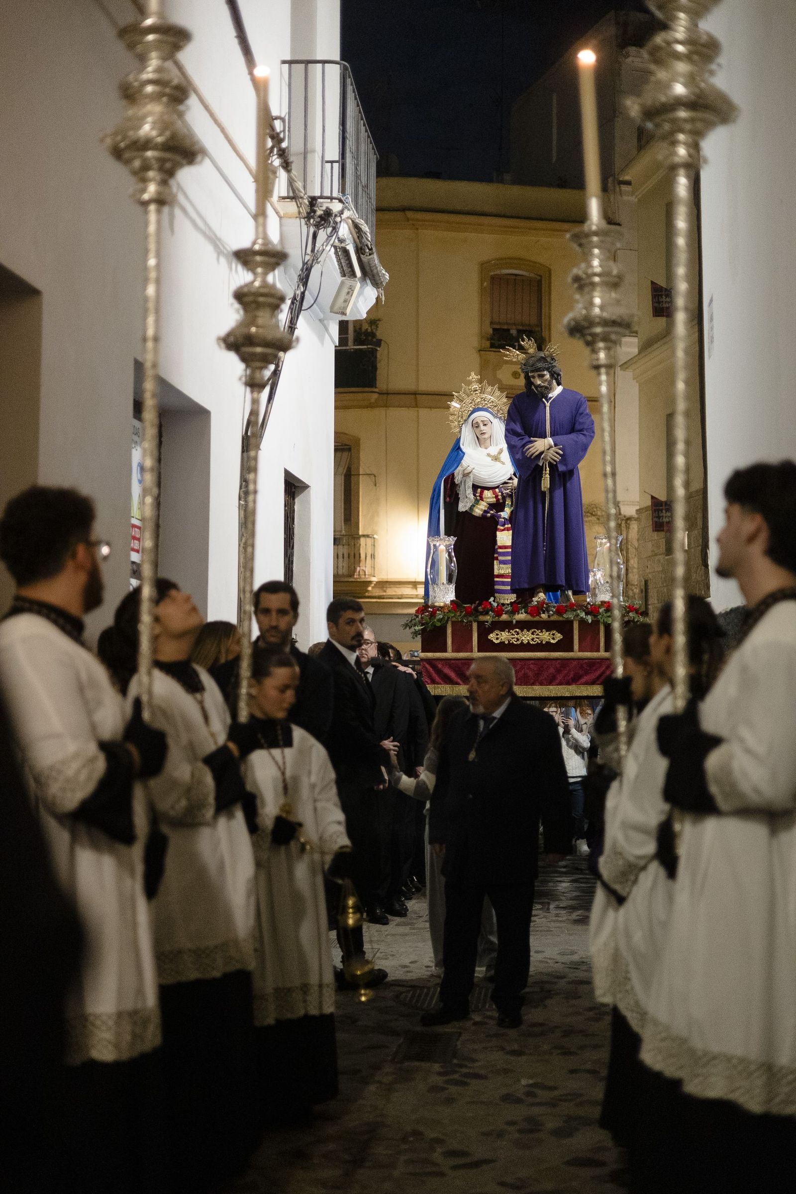 Las imágenes de los traslados de las cofradías de Santa Cruz