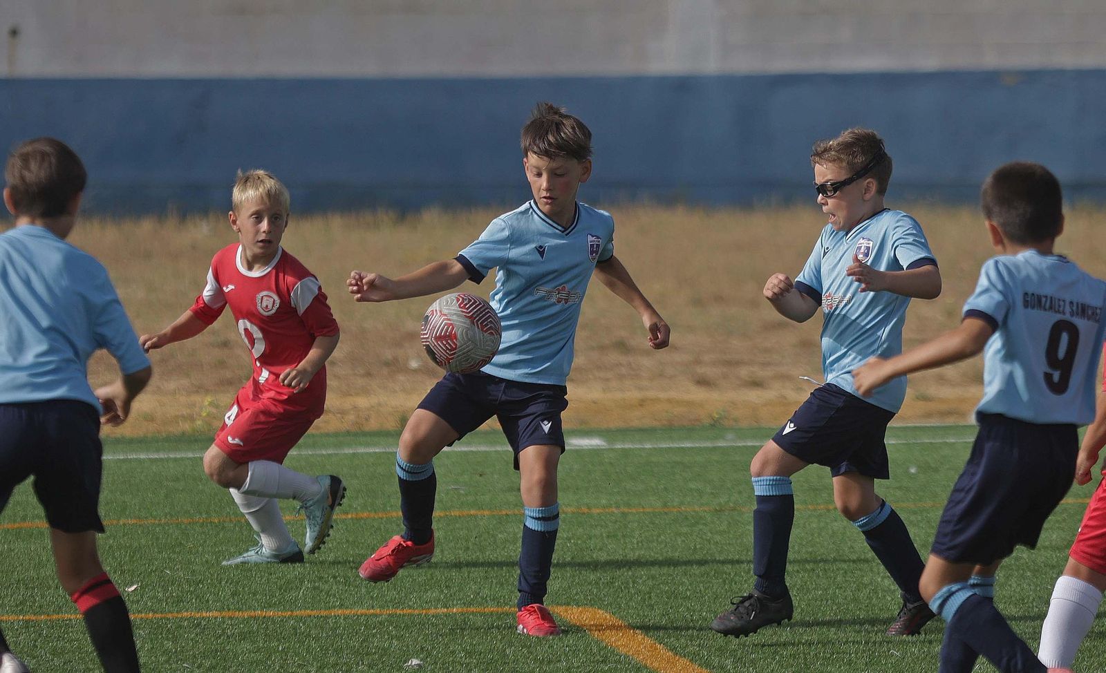 Fotos de la tercera edición del Torneo Internacional de Fútbol 7 'Julián Niza' en La Línea