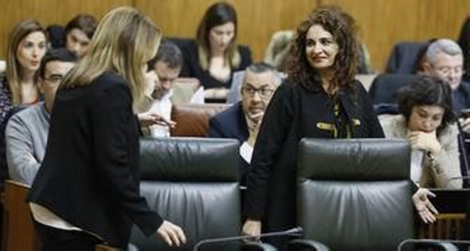 Montero y Susana Díaz, en el Parlamento.