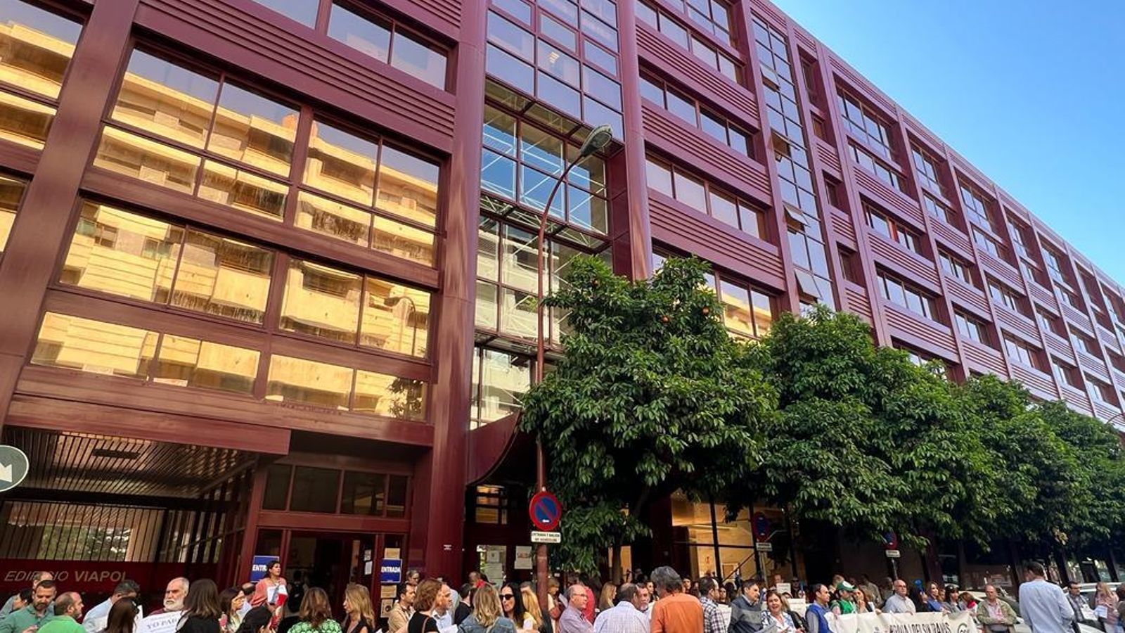 Funcionarios de Justicia protestan en Viapol.