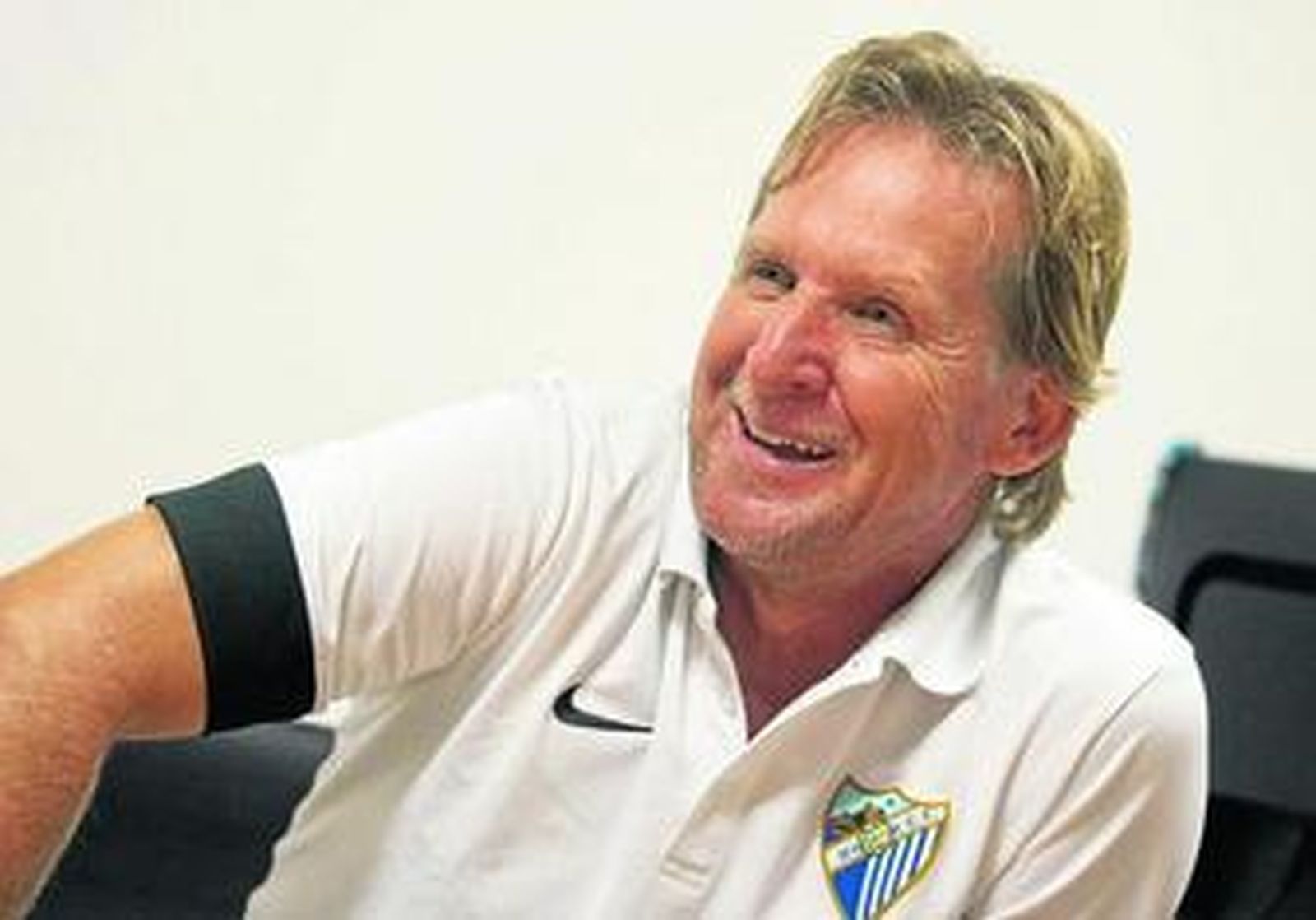 "Yo ficharía a Schuster y a Messi o Cristiano con el dinero que quedara"