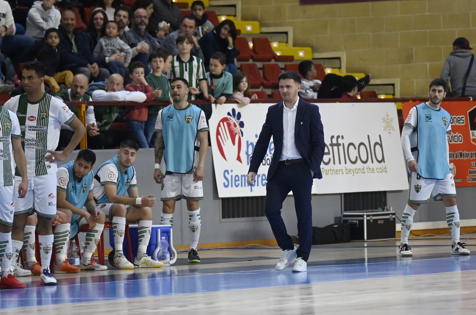 Las mejores fotos del ambiente en Vista Alegre para el Córdoba Futsal - Ribera Navarra