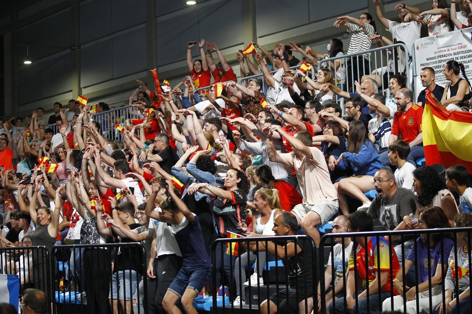 Imágenes del España-Dinamarca de la EHF Euro Cup de balonmano, en Almería