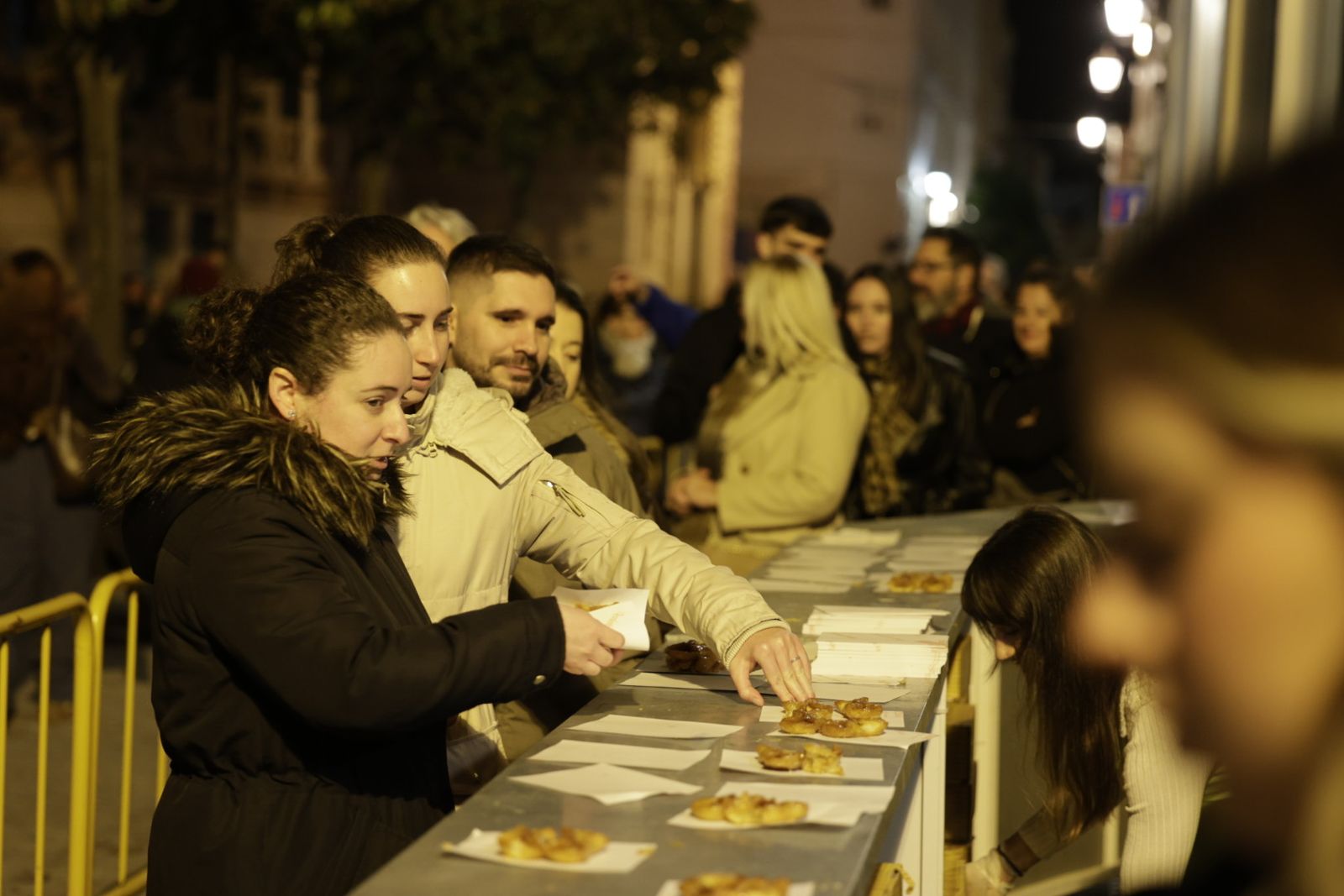 Las imágenes de la Pestiñada populatr del Carnaval de Cádiz 2026