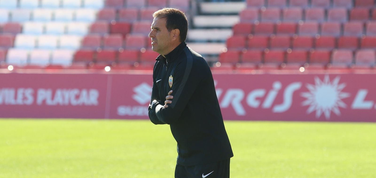 ‘OK’ a Esteban Navarro; sigue la negociación con Peralta