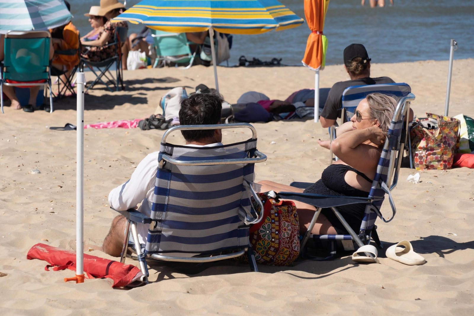 La Playa de la Bota este domingo, soleada, viva&nbsp;y&nbsp;con&nbsp;brisa